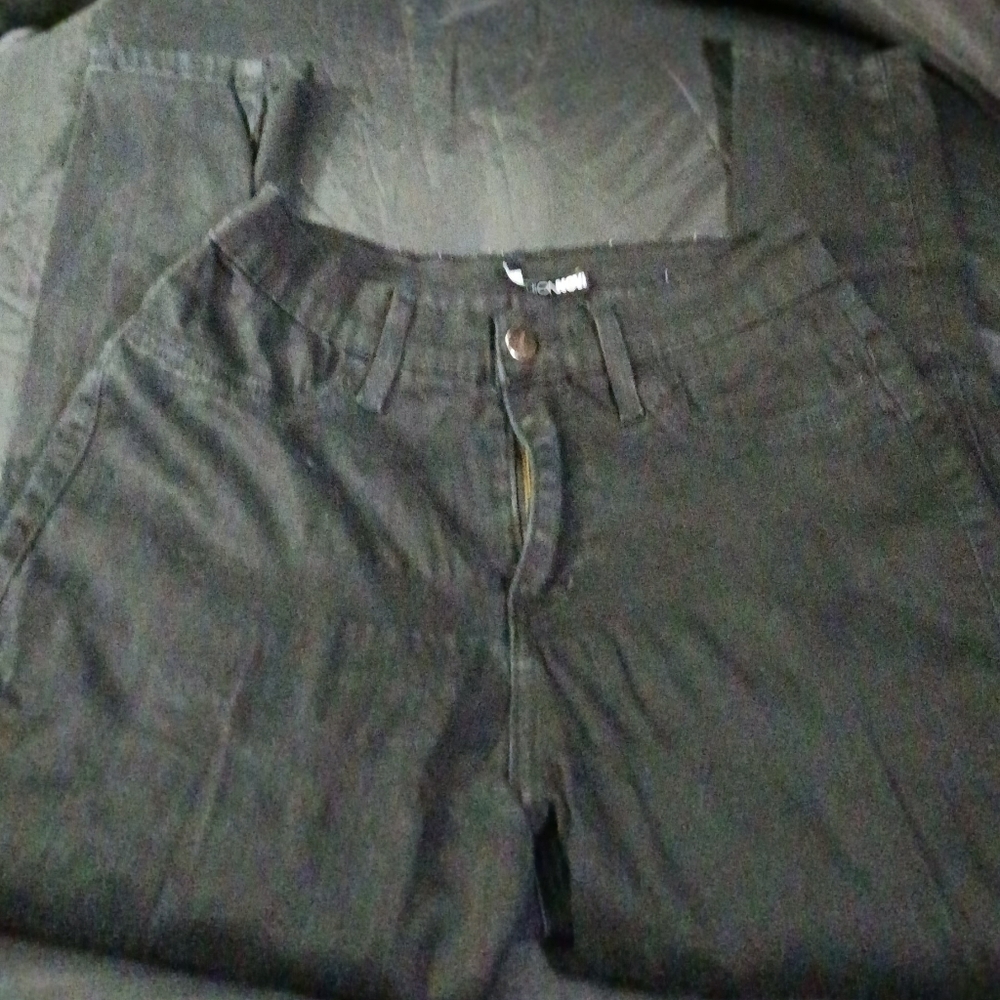Fashion Nova distressed jeans 9 (w28)